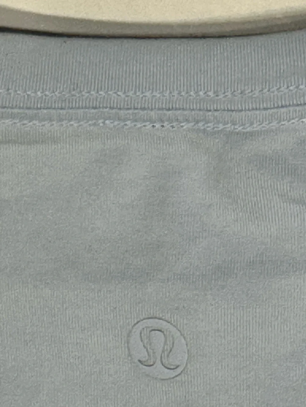 Lululemon Athletica Womens Light Blue V- Neck Short Sleeve Basic T shirt Sz M/L